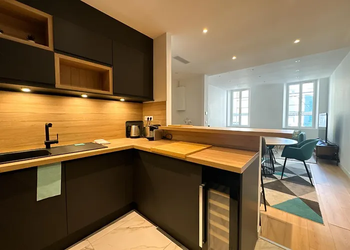 Centre شقة كان